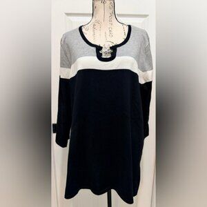 Cable & Gauge Black and Gray Colorblock Sweater